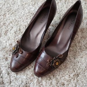 Indeed Heels with Accent